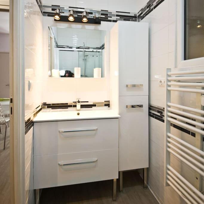 Gite 65 M2 200 M Gare T-G-V 400 M Centre-Ville Grand Parking 250 Places Gratuit Face Au Logement Arras Dış mekan fotoğraf