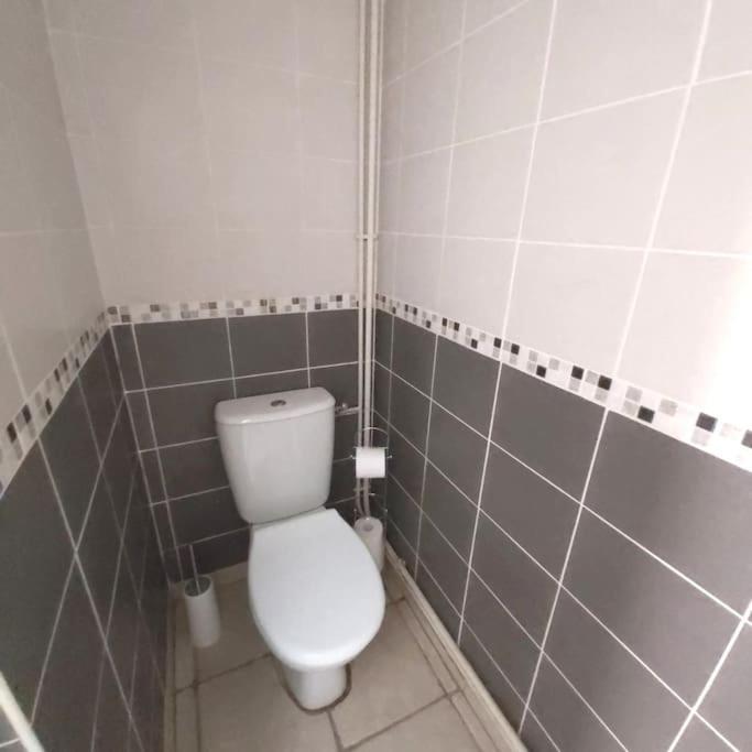 Gite 65 M2 200 M Gare T-G-V 400 M Centre-Ville Grand Parking 250 Places Gratuit Face Au Logement Arras Dış mekan fotoğraf
